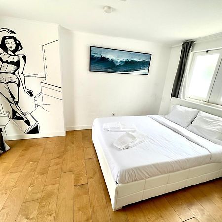 Oeiras Beach Private Room 9 - Double Bedroom With Shared Bathroom & Terrace 오이라스 외부 사진
