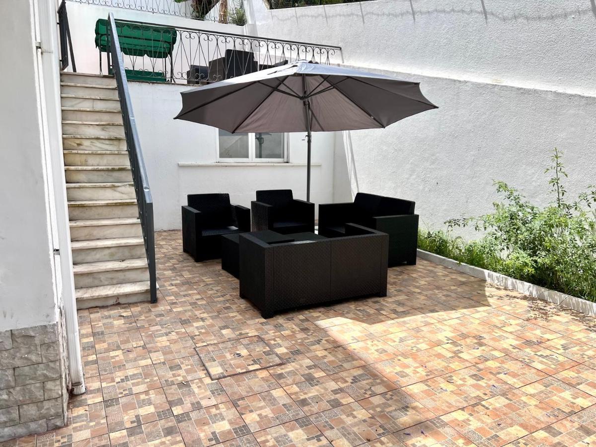 Oeiras Beach Private Room 9 - Double Bedroom With Shared Bathroom & Terrace 오이라스 외부 사진