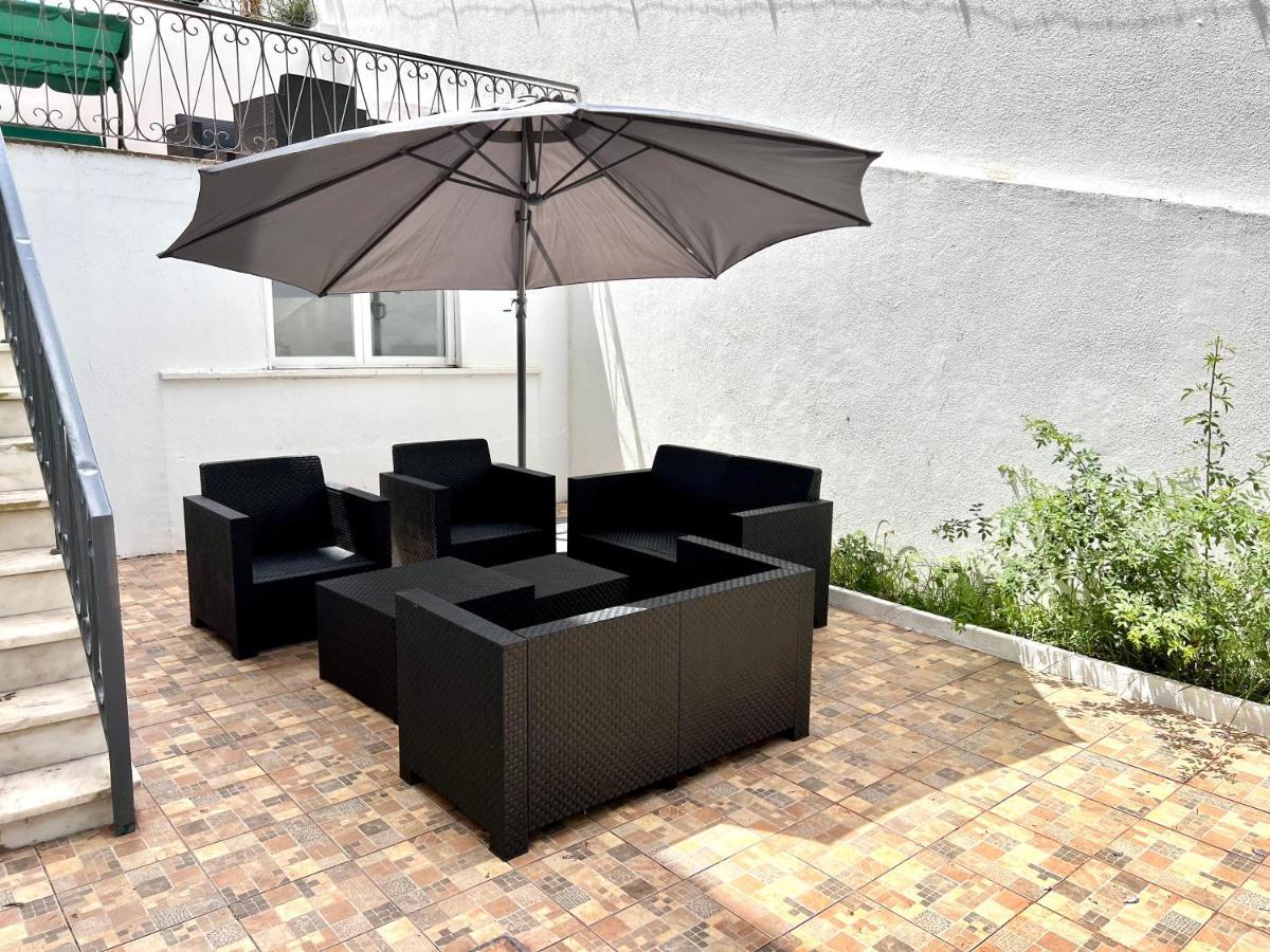 Oeiras Beach Private Room 9 - Double Bedroom With Shared Bathroom & Terrace 오이라스 외부 사진