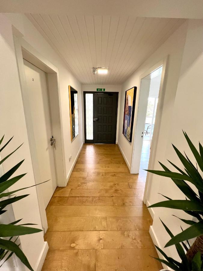 Oeiras Beach Private Room 9 - Double Bedroom With Shared Bathroom & Terrace 오이라스 외부 사진